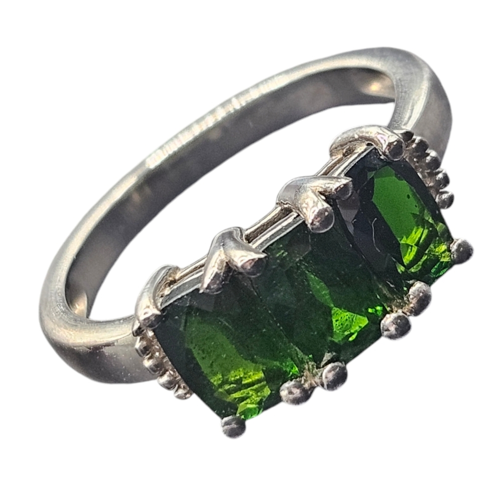 Diopside and Diamond Ring